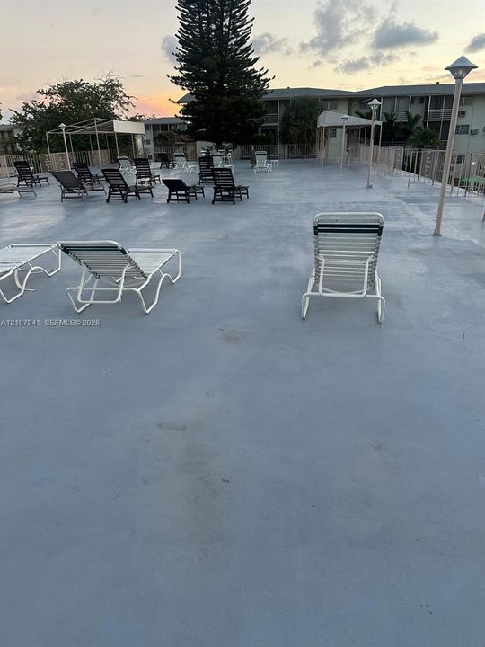 For Sale: $90,000 (2 beds, 1 baths, 883 Square Feet)