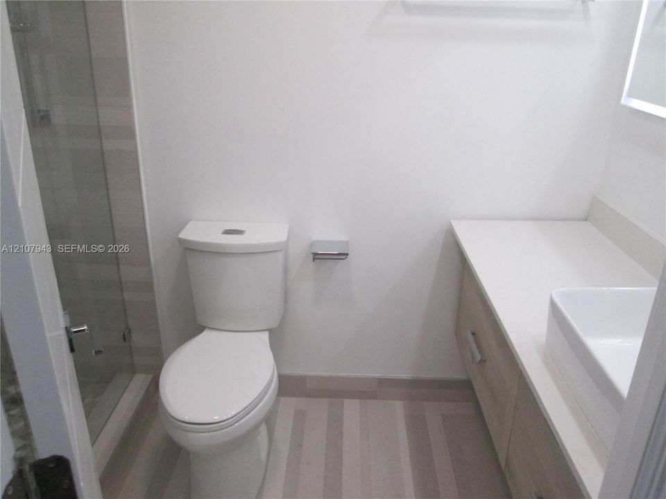 В аренду: $2,550 (2 спален, 1 ванн, 975 Квадратных фут)