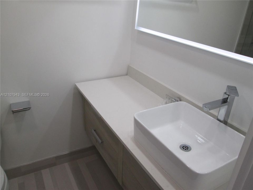В аренду: $2,550 (2 спален, 1 ванн, 975 Квадратных фут)