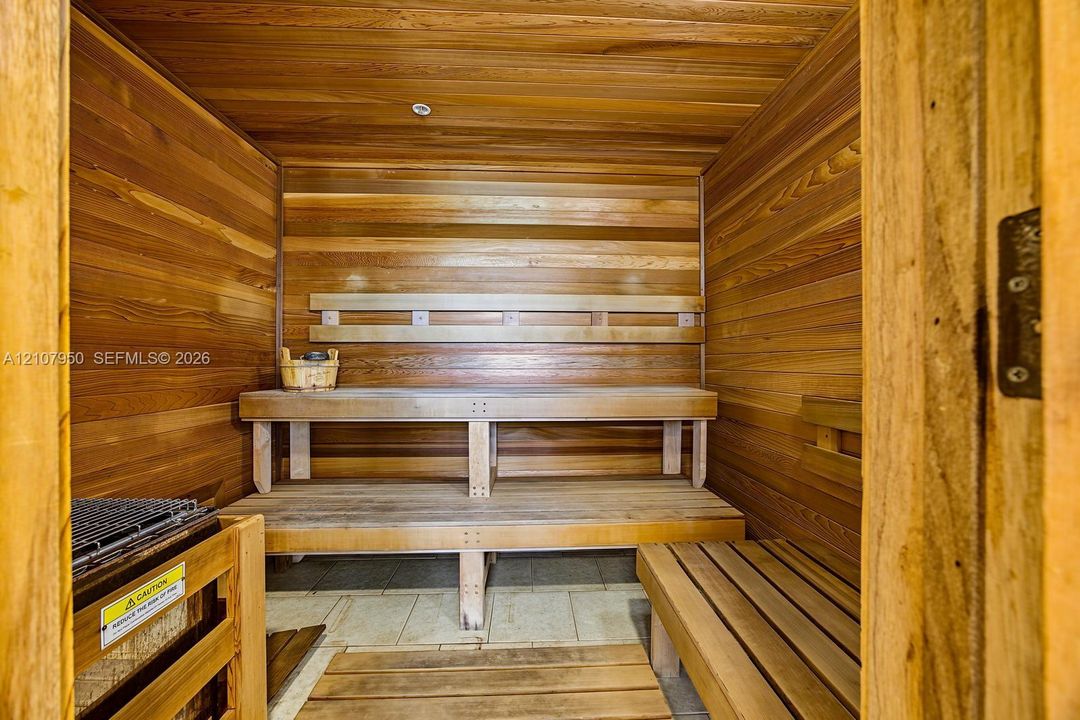 En Venta: $529,900 (2 camas, 2 baños, 1228 Pies cuadrados)
