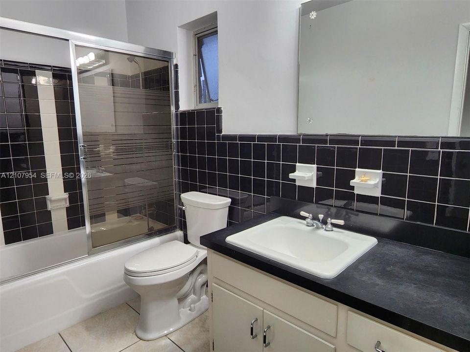 В аренду: $4,700 (4 спален, 2 ванн, 2109 Квадратных фут)