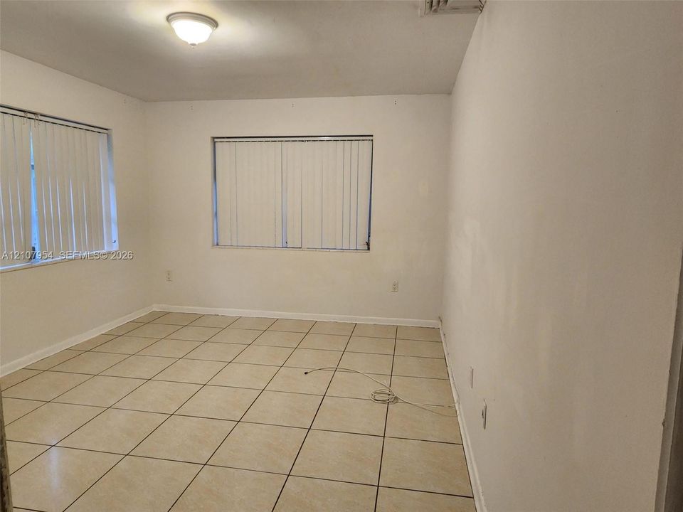 В аренду: $4,700 (4 спален, 2 ванн, 2109 Квадратных фут)