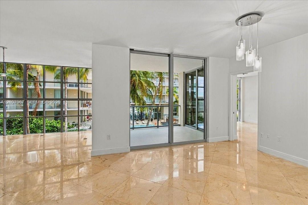 For Rent: $3,500 (1 beds, 1 baths, 802 Square Feet)