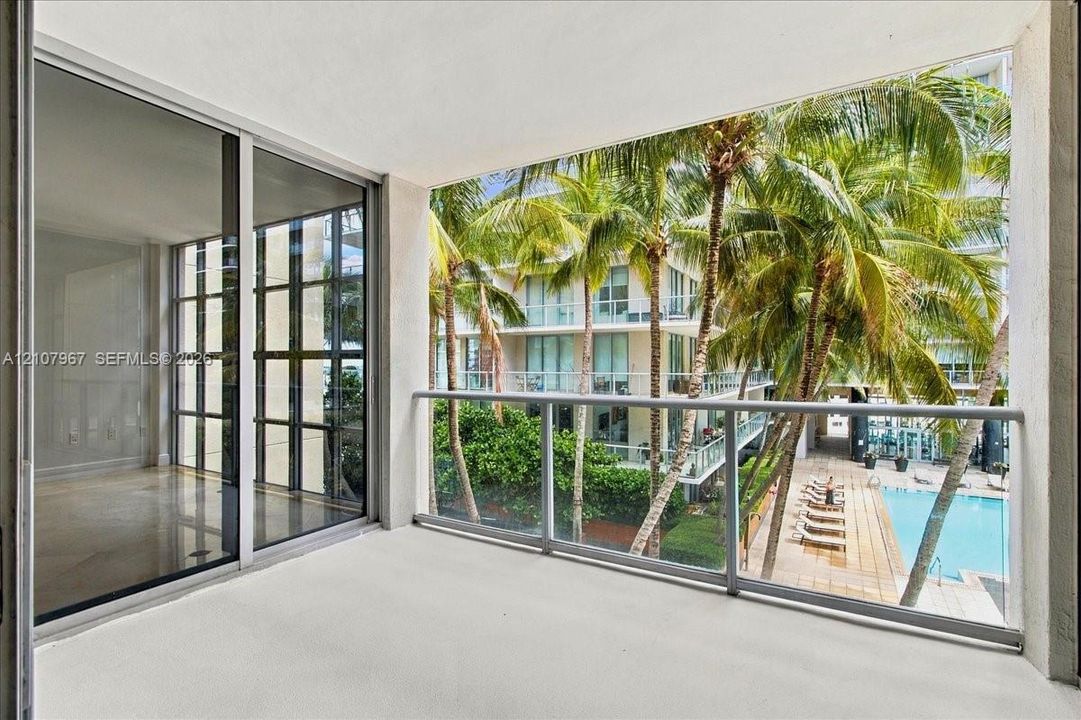 For Rent: $3,500 (1 beds, 1 baths, 802 Square Feet)