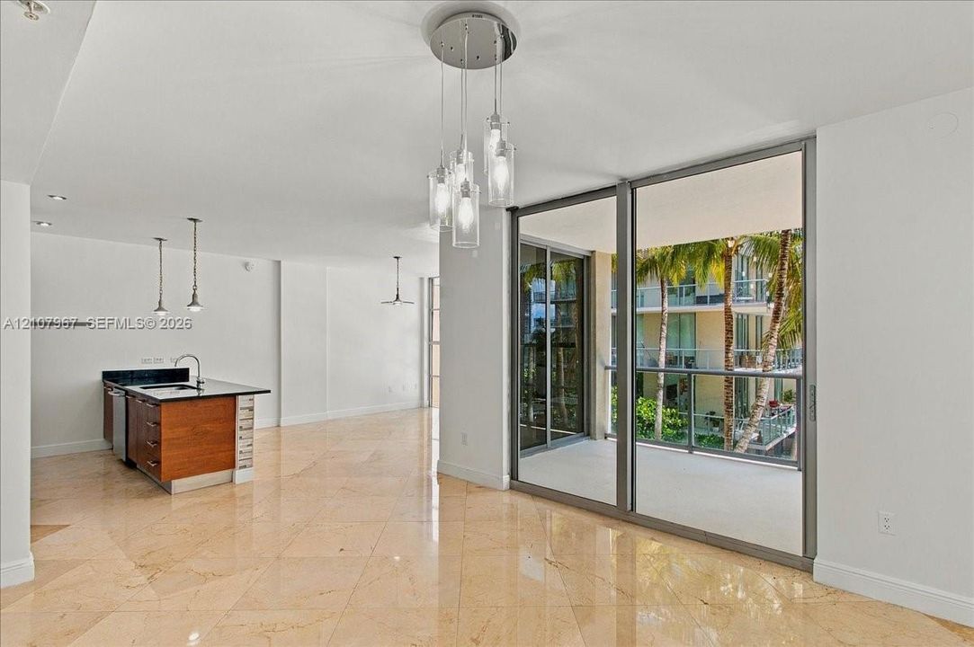For Rent: $3,500 (1 beds, 1 baths, 802 Square Feet)