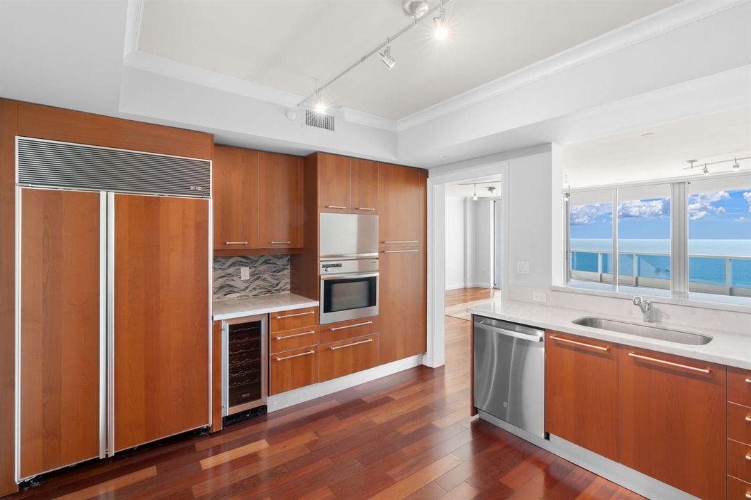 6-web-or-mls-1600 S Ocean Blvd, Unit 200