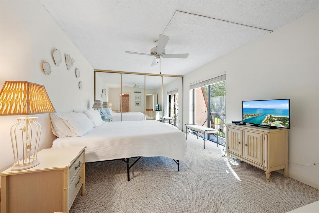 825 Center St 20C-14