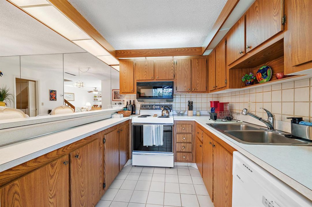 825 Center St 20C-9