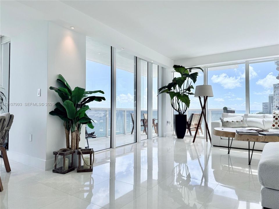 For Rent: $16,000 (2 beds, 2 baths, 1407 Square Feet)