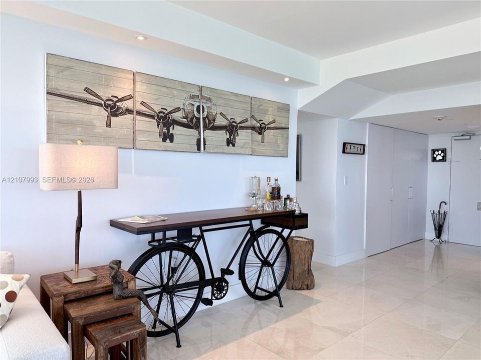 For Rent: $16,000 (2 beds, 2 baths, 1407 Square Feet)