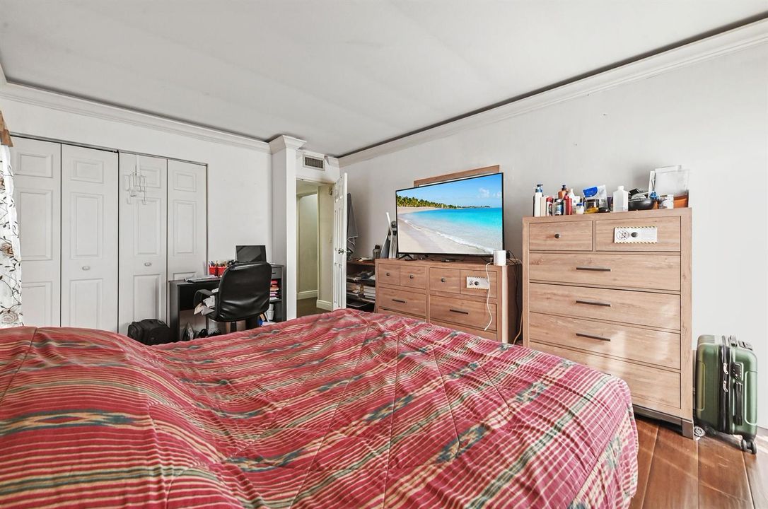 18 Bedroom 04
