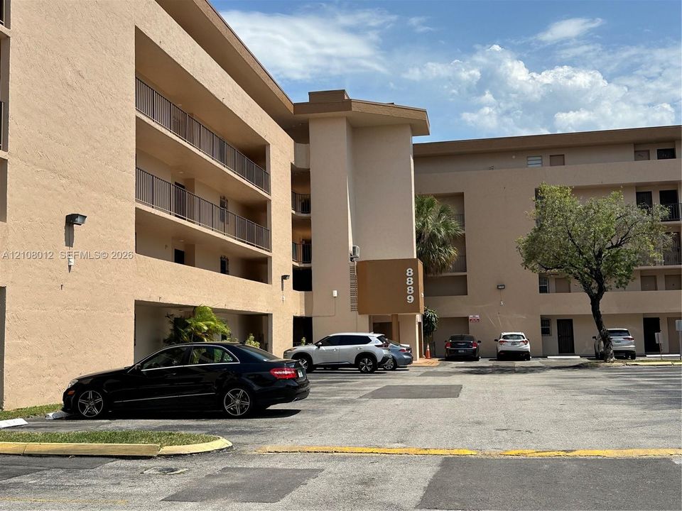 For Sale: $249,000 (2 beds, 2 baths, 1110 Square Feet)