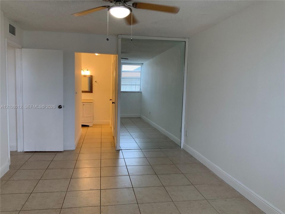 For Sale: $249,000 (2 beds, 2 baths, 1110 Square Feet)