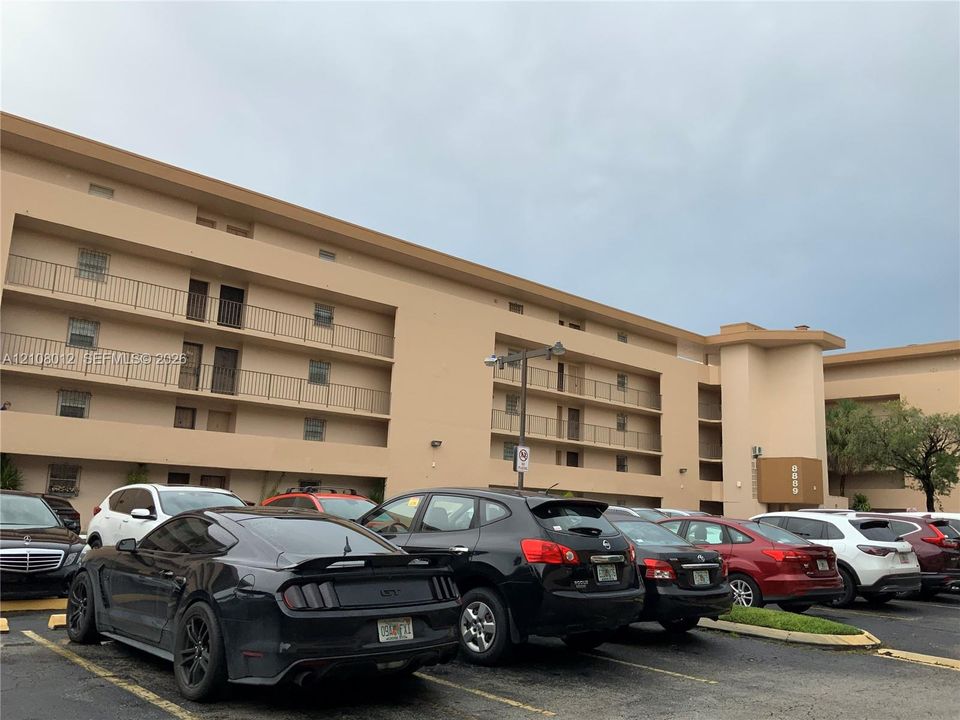 For Sale: $249,000 (2 beds, 2 baths, 1110 Square Feet)