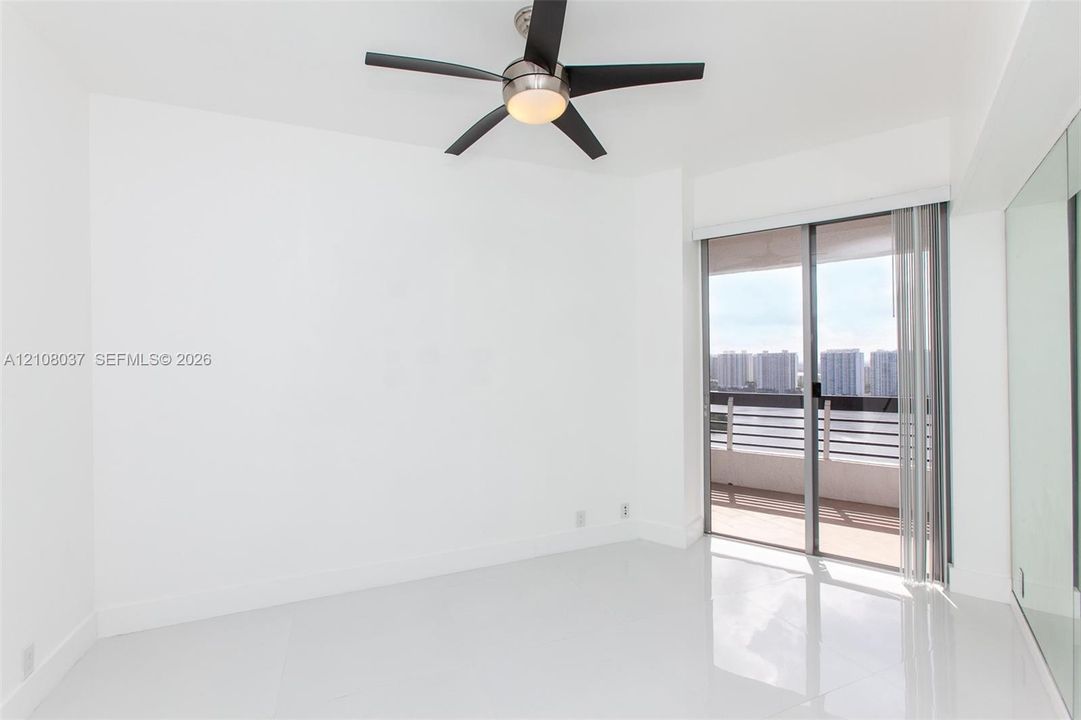 В аренду: $3,900 (2 спален, 2 ванн, 1181 Квадратных фут)