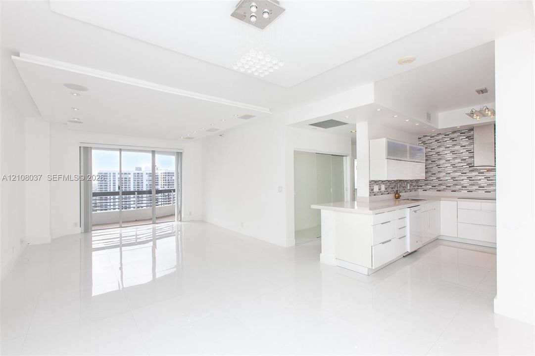 В аренду: $3,900 (2 спален, 2 ванн, 1181 Квадратных фут)