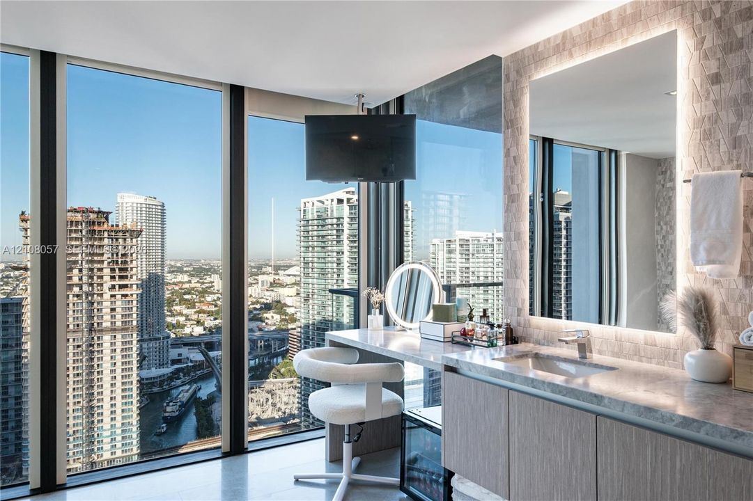 En Venta: $3,095,000 (3 camas, 4 baños, 2701 Pies cuadrados)