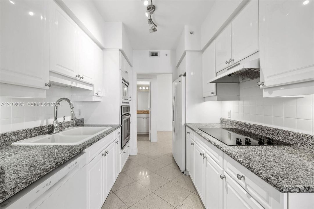 For Rent: $7,500 (2 beds, 2 baths, 1550 Square Feet)