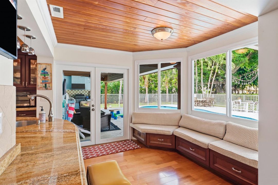 Eat in kitchen banquette