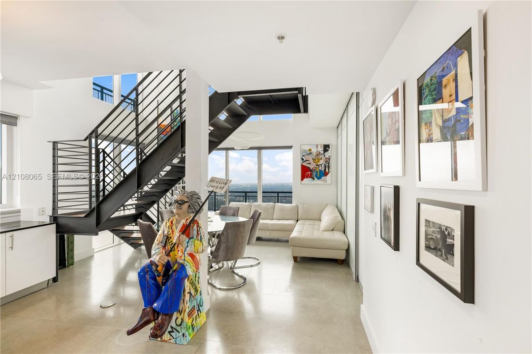 For Rent: $6,900 (3 beds, 3 baths, 1289 Square Feet)