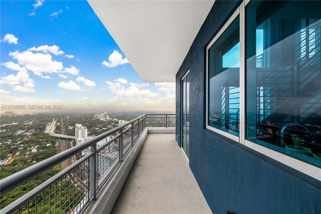 For Rent: $6,900 (3 beds, 3 baths, 1289 Square Feet)