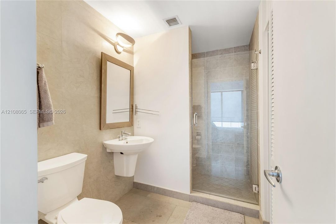For Rent: $6,900 (3 beds, 3 baths, 1289 Square Feet)