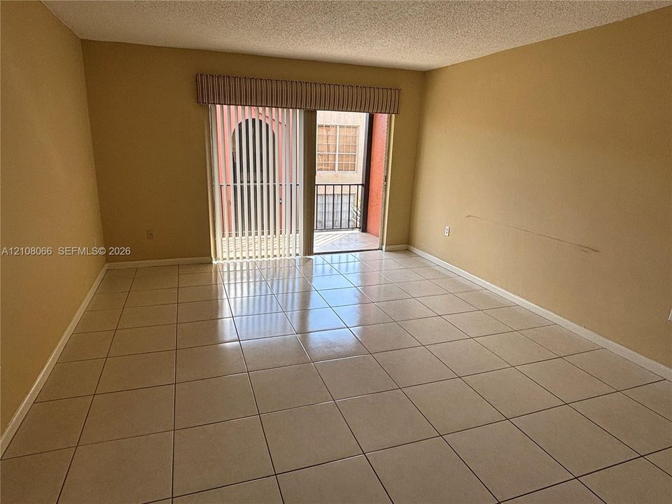 В аренду: $1,800 (1 спален, 1 ванн, 709 Квадратных фут)
