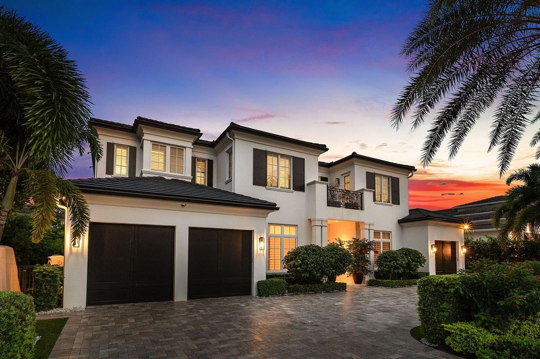 2296_Acorn_Palm_Road_Dusk_04