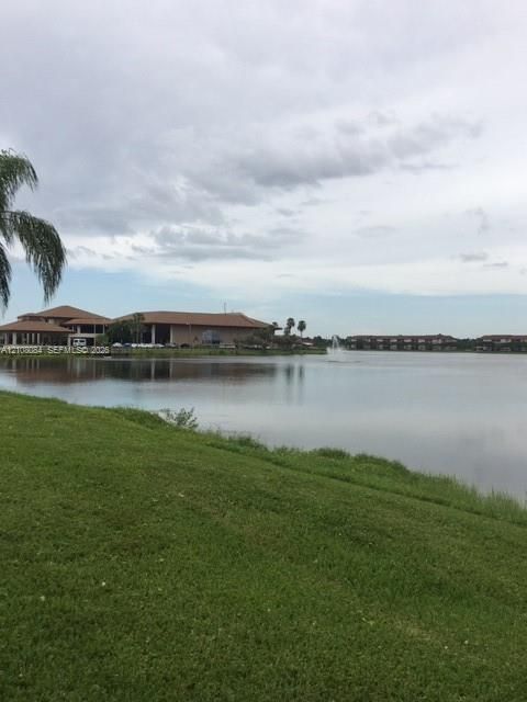 For Sale: $120,000 (1 beds, 1 baths, 811 Square Feet)