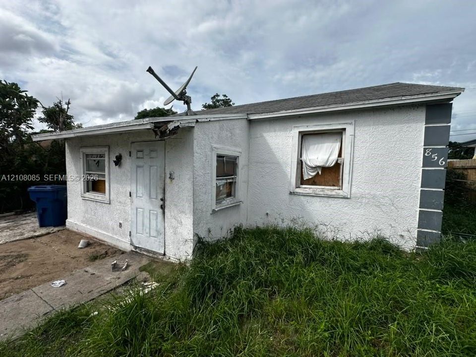 En Venta: $189,900 (2 camas, 1 baños, 818 Pies cuadrados)