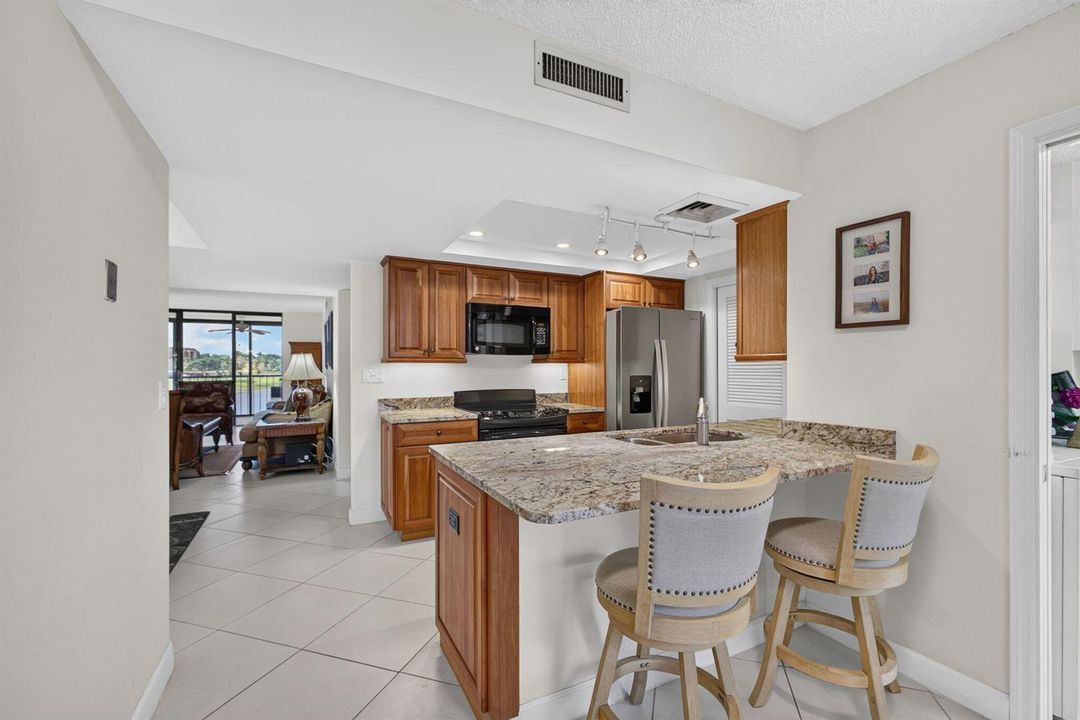 35-web-or-mls-WL - Kitchen