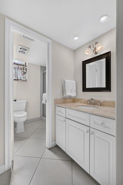 61-web-or-mls-WL - Guest Bathroom