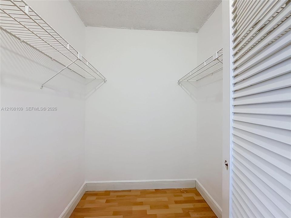 На продажу: $144,900 (1 спален, 1 ванн, 630 Квадратных фут)