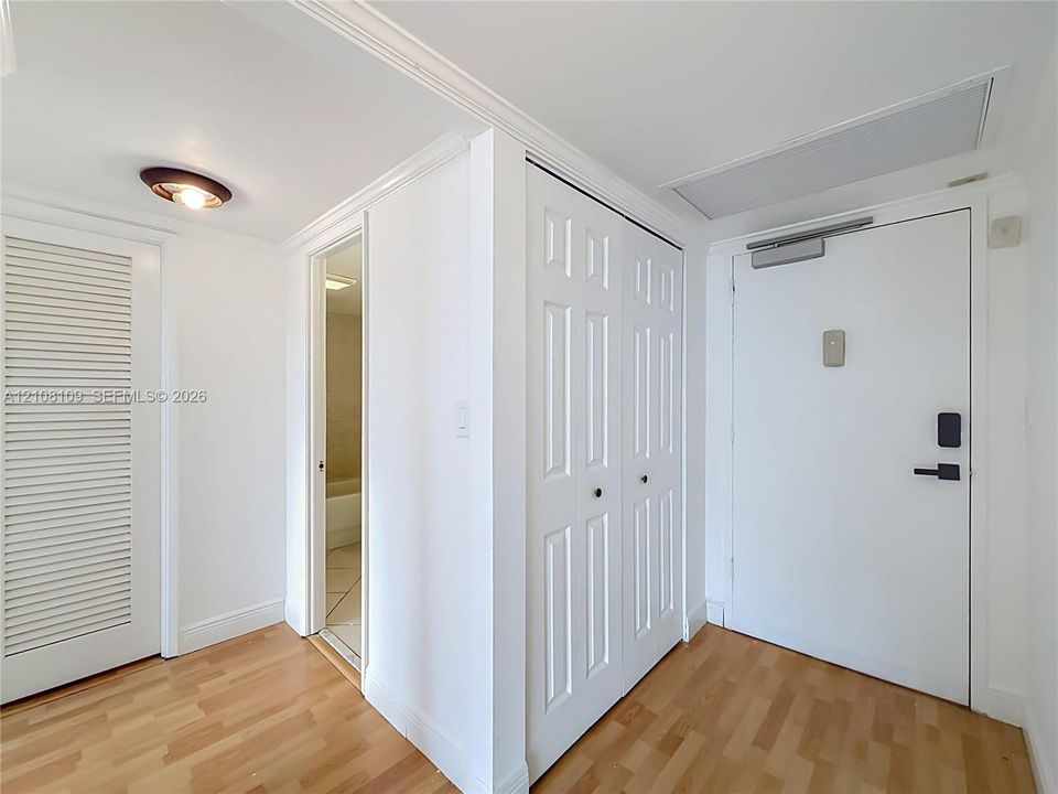 На продажу: $144,900 (1 спален, 1 ванн, 630 Квадратных фут)