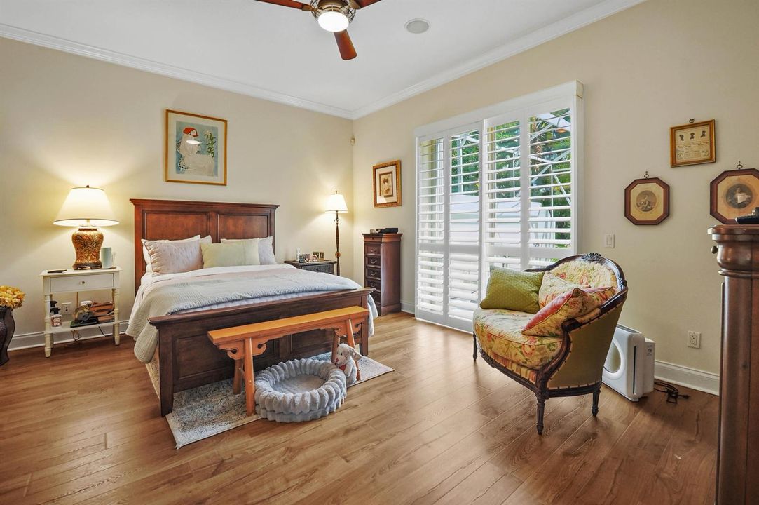 27 Bedroom 06