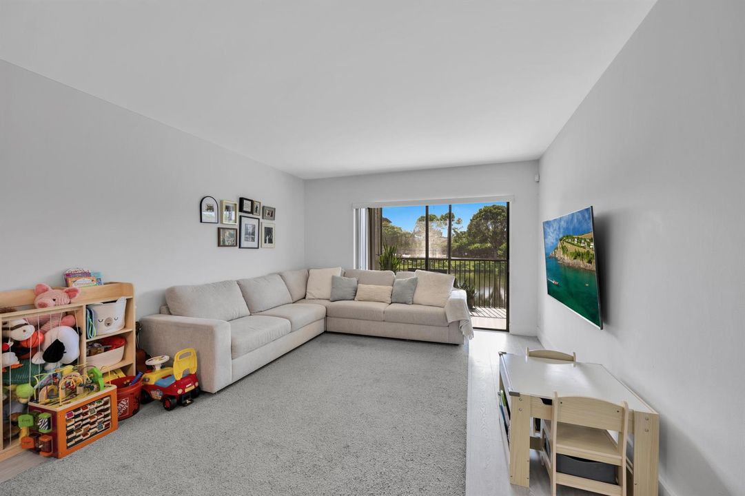 1234 S Military Trail #1824 00015