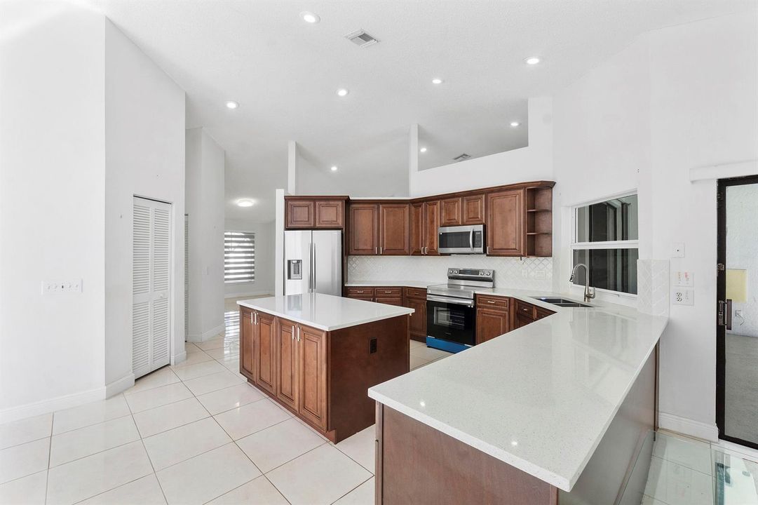 11932 nw 2nd st_048