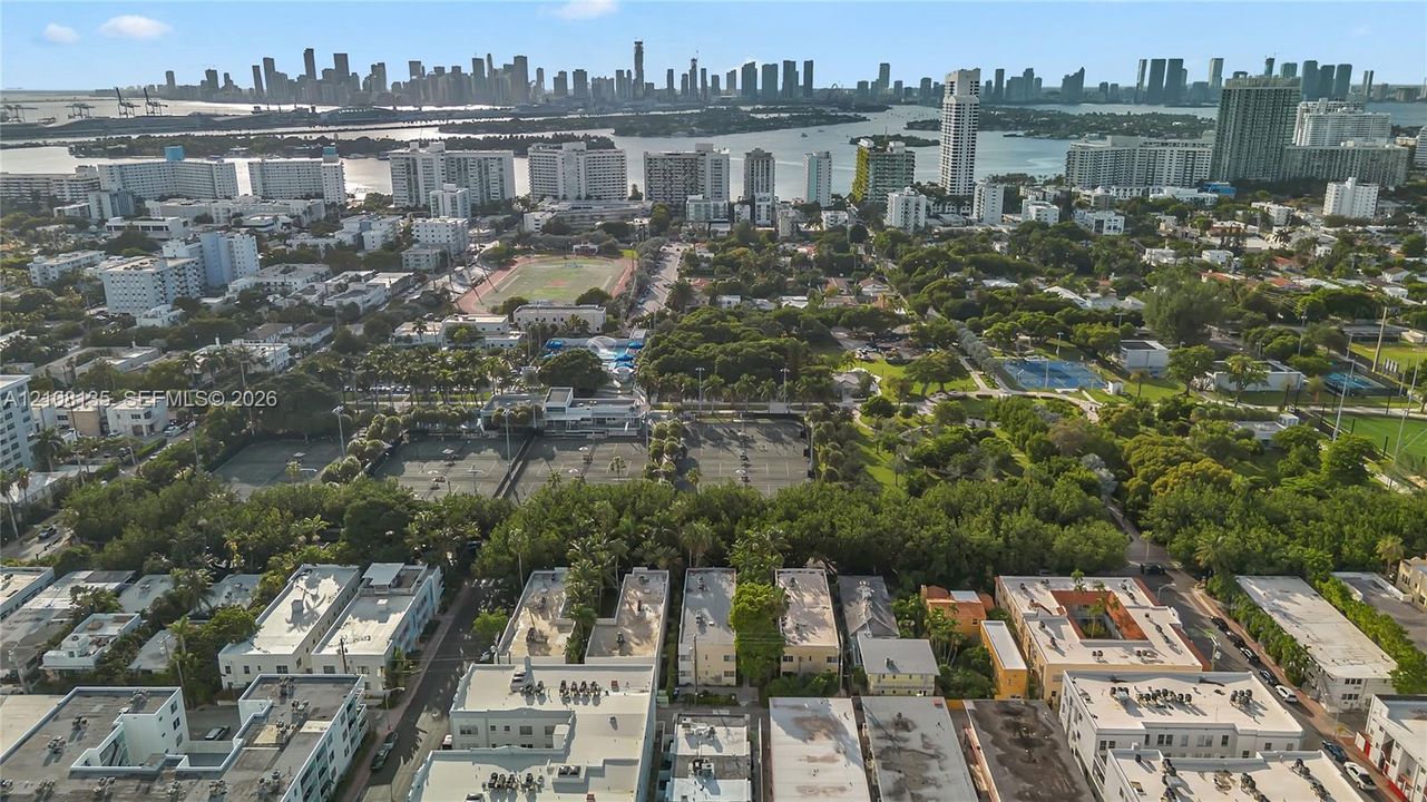 For Sale: $229,000 (1 beds, 1 baths, 570 Square Feet)