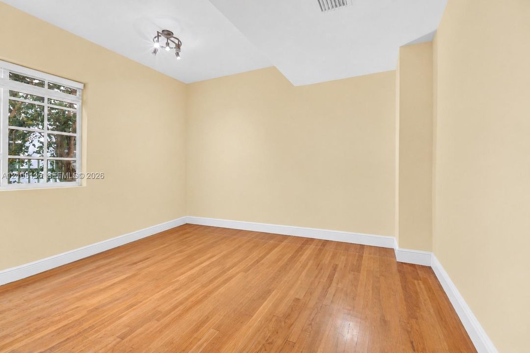 Bedroom (AI) empty bedroom