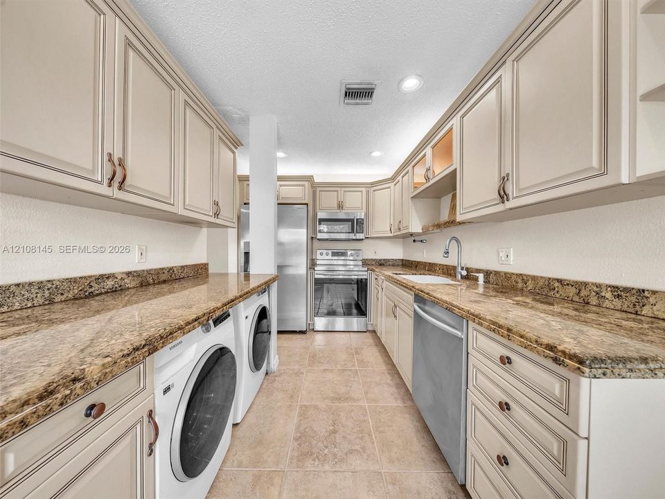 En Venta: $189,000 (2 camas, 2 baños, 1167 Pies cuadrados)