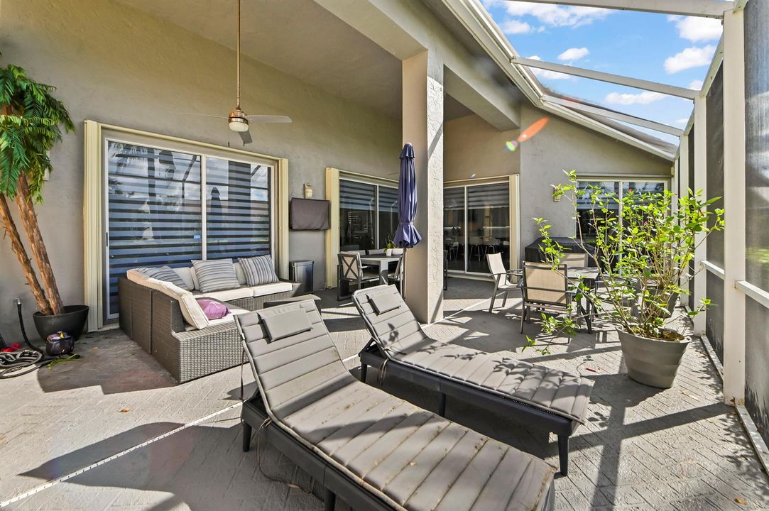32 Patio 03
