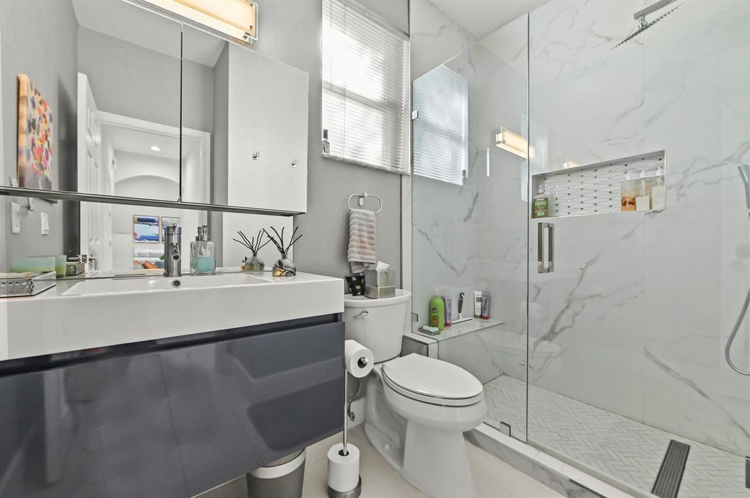 26 Bathroom 01