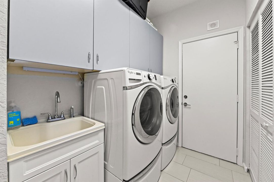 23 Laundry room 01