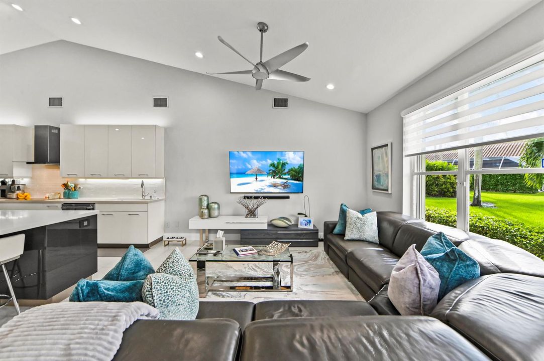 21 Family room 02