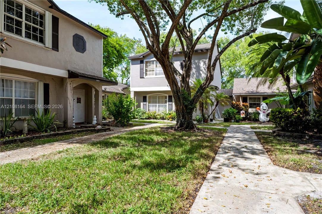 En Venta: $349,000 (2 camas, 2 baños, 1185 Pies cuadrados)