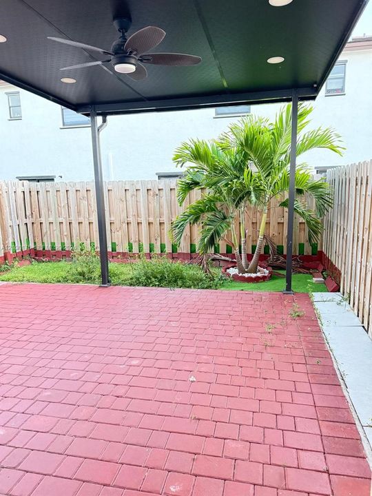 En Venta: $394,500 (3 camas, 2 baños, 1612 Pies cuadrados)