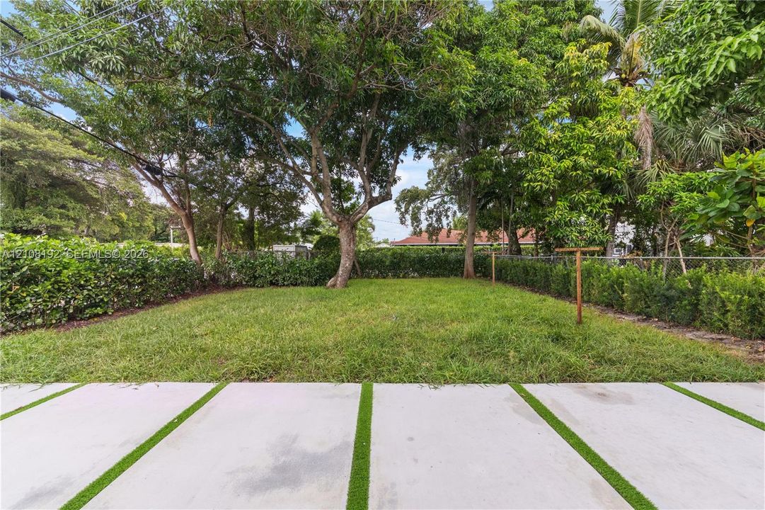 For Rent: $3,825 (3 beds, 2 baths, 1172 Square Feet)