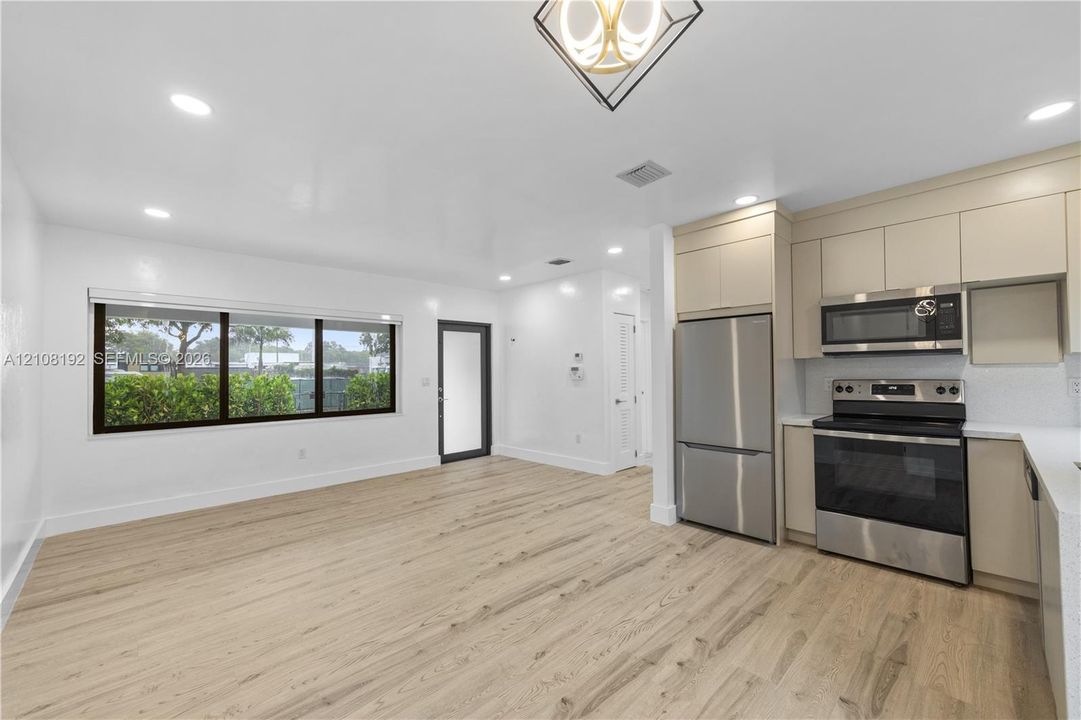 For Rent: $3,825 (3 beds, 2 baths, 1172 Square Feet)