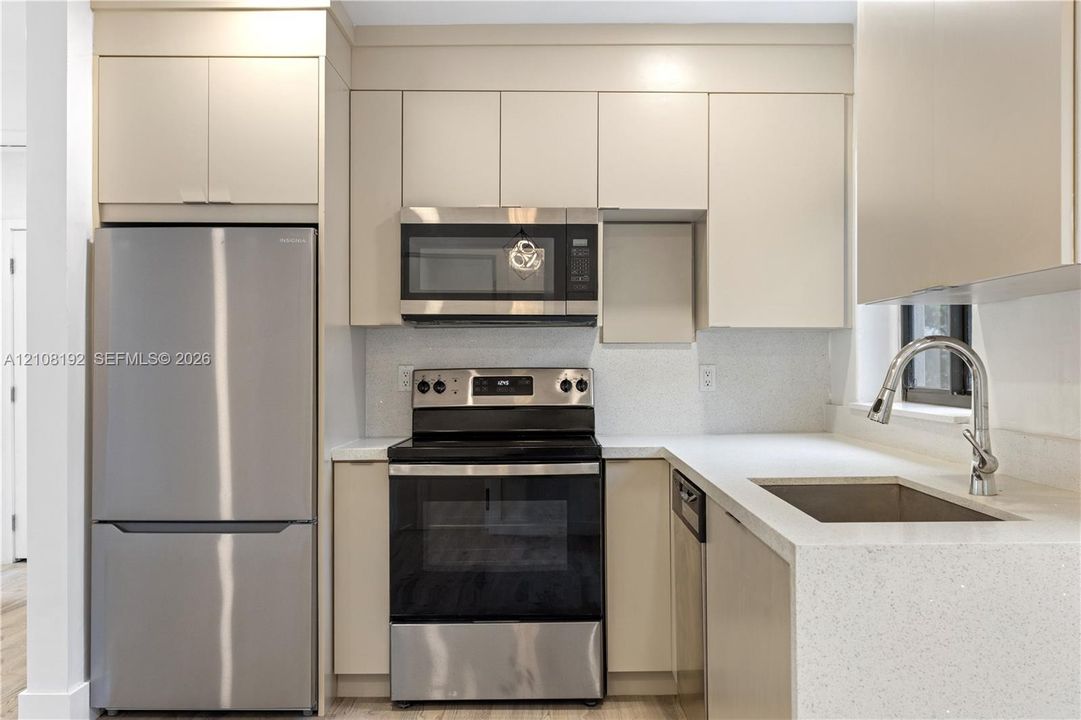 For Rent: $3,825 (3 beds, 2 baths, 1172 Square Feet)