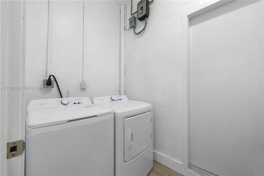 For Rent: $3,825 (3 beds, 2 baths, 1172 Square Feet)